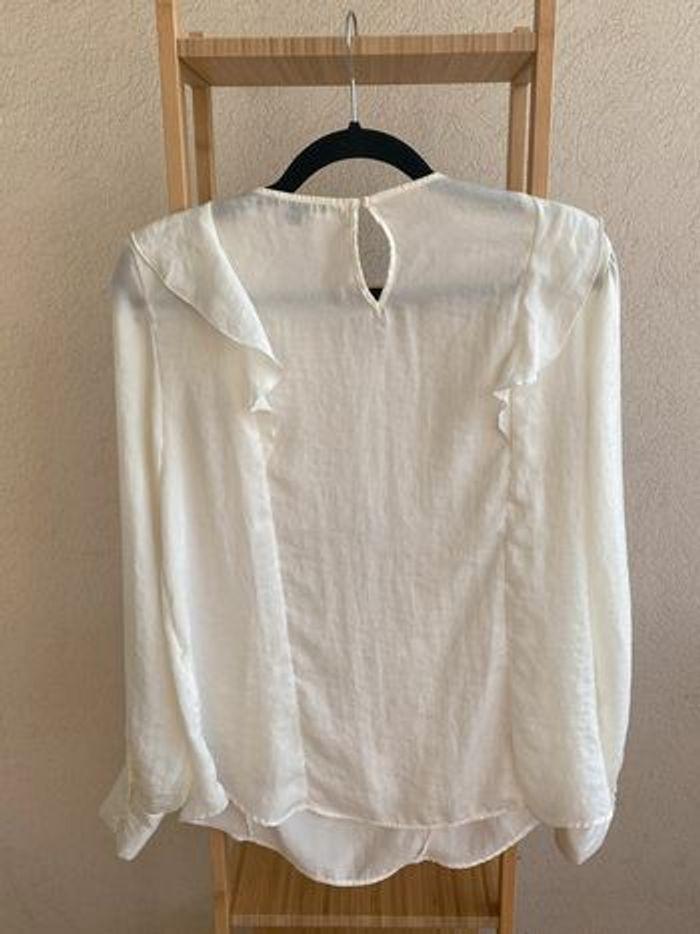 Blouse Kiabi blanche froufrous Taille M 38/40 - photo numéro 6