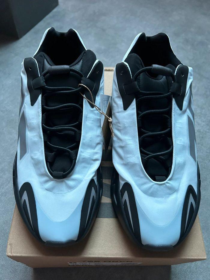 Yeezy 700 MNVN Bleu Thint 45,5 - photo numéro 8