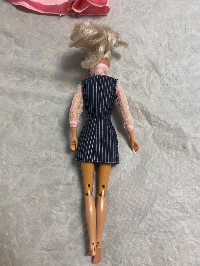 Poupée barbie  . - photo numéro 7