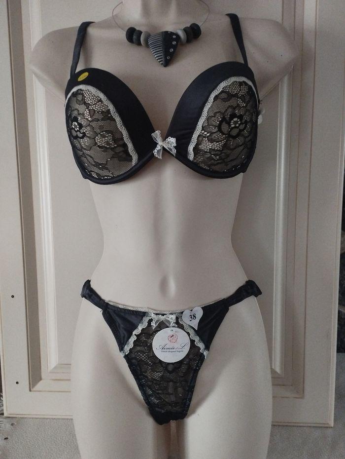 Ensemble lingerie femme neuf 90C et 38 pour le striy - photo numéro 1