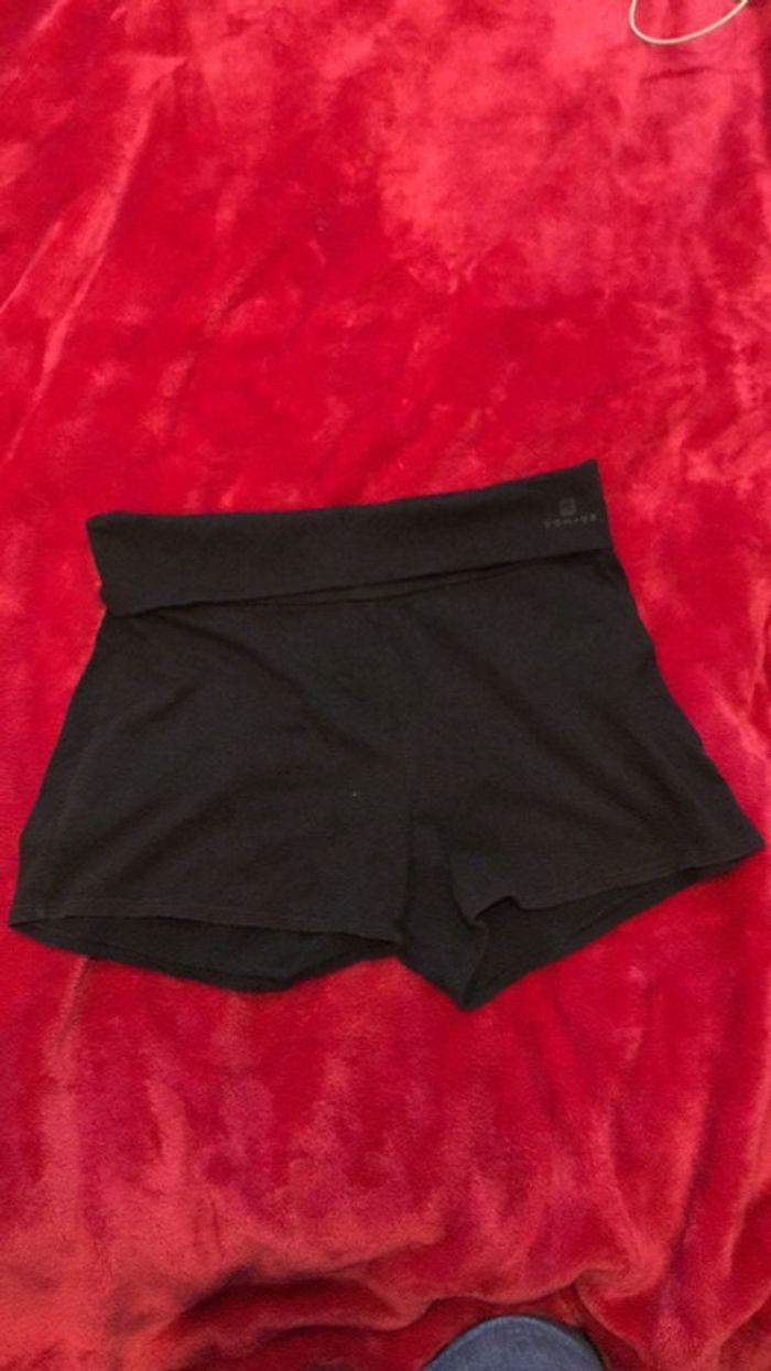 Short de sport noir « Domyos » taille 34 - photo numéro 1