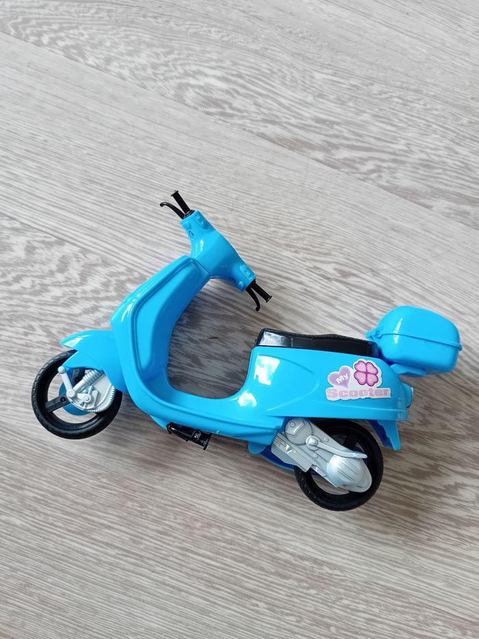 Jouet scooter pour petite poupée - photo numéro 1