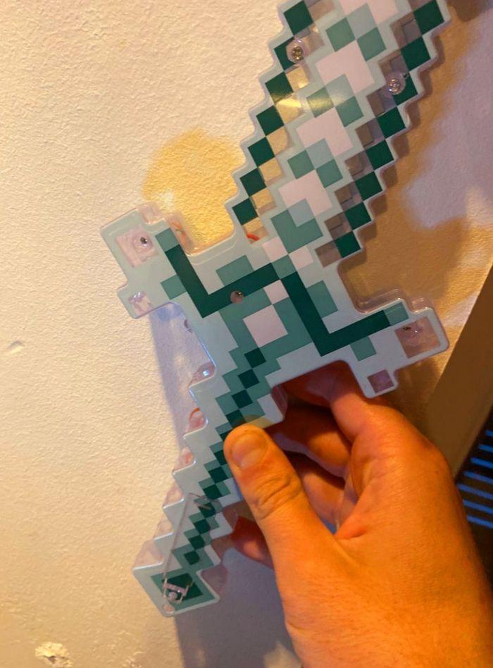 Épée minecraft verte qui s'allume - photo numéro 3