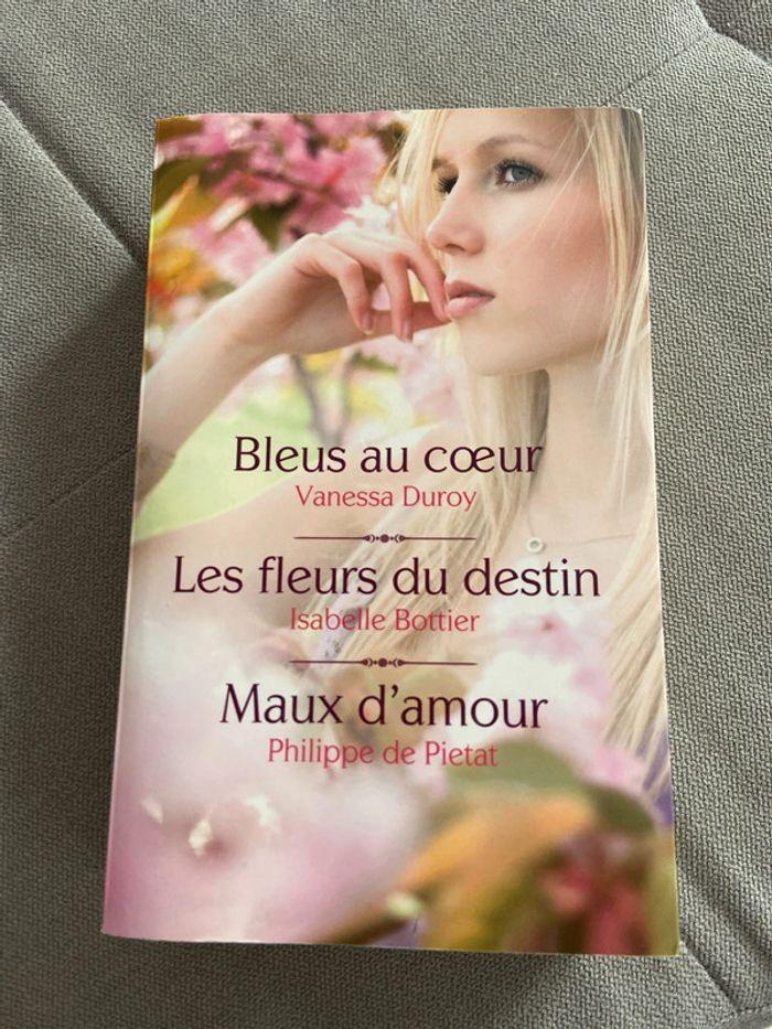 Bleus au cœur / les fleurs du destin / maux d’amour - photo numéro 1