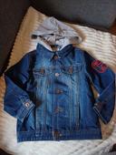 Veste en jean à capuche