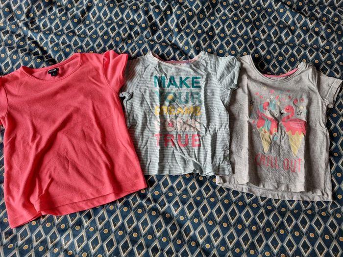 Lot t-shirt taille 3 ans - photo numéro 1