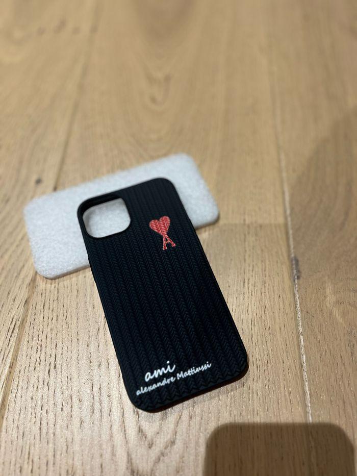 Coque ami Paris pour iPhone 13 - photo numéro 2