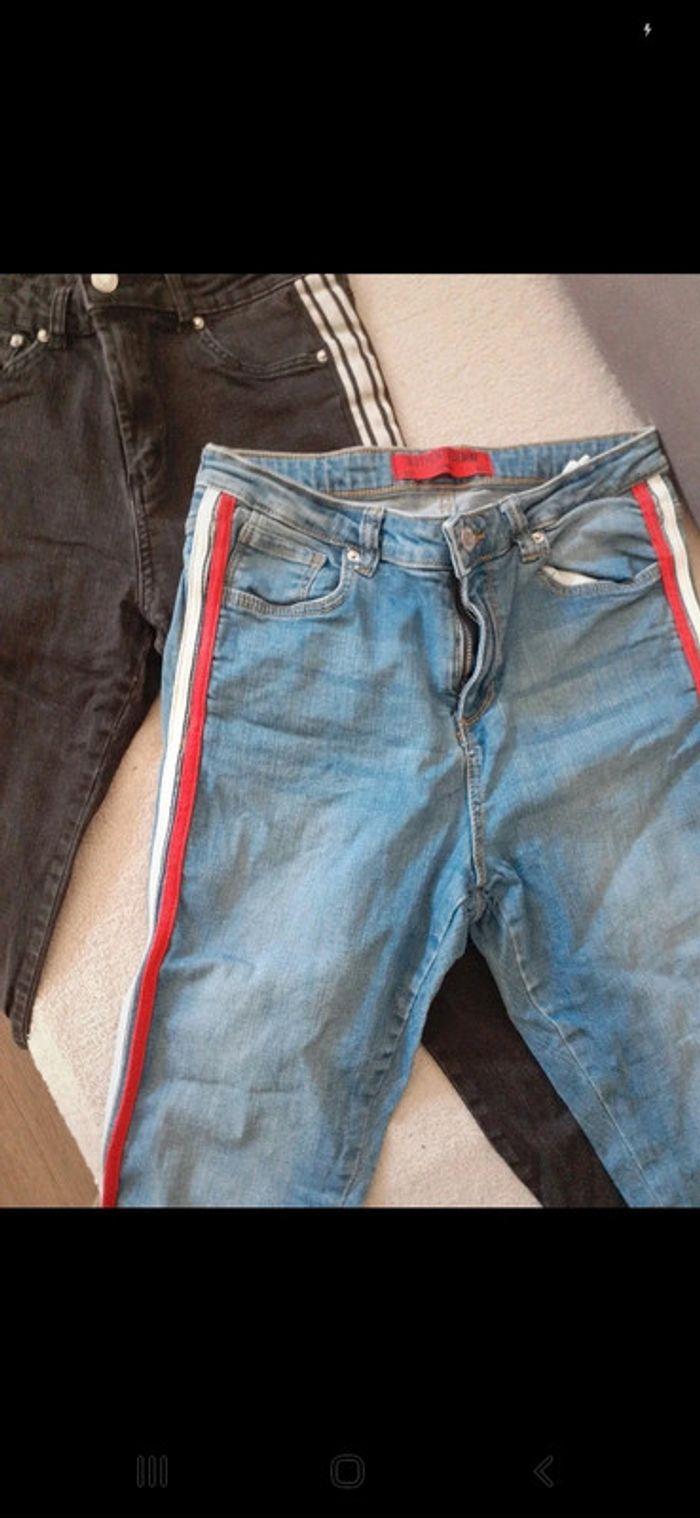 Lot de 2 jeans skinny avec bandes . Taille 38. - photo numéro 3