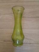 Vase en verre vert