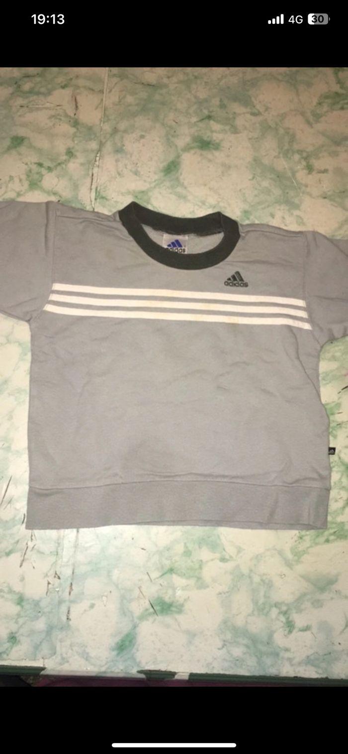 Pull enfant adidas gris authentique 2/3 ans, très peu porté très bon état - photo numéro 1