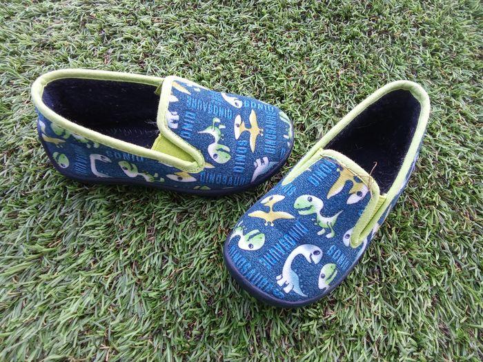 Chaussons garçon marque troti taille 24, motif dinosaures, bleu, jaune - photo numéro 3