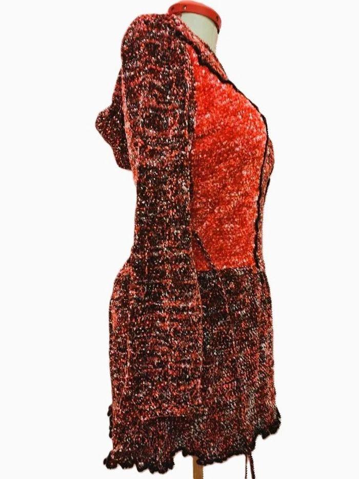 Robe à capuche, multicouleurs rouge noir brillantes Taille L - photo numéro 2