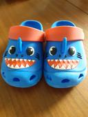 Crocs requin