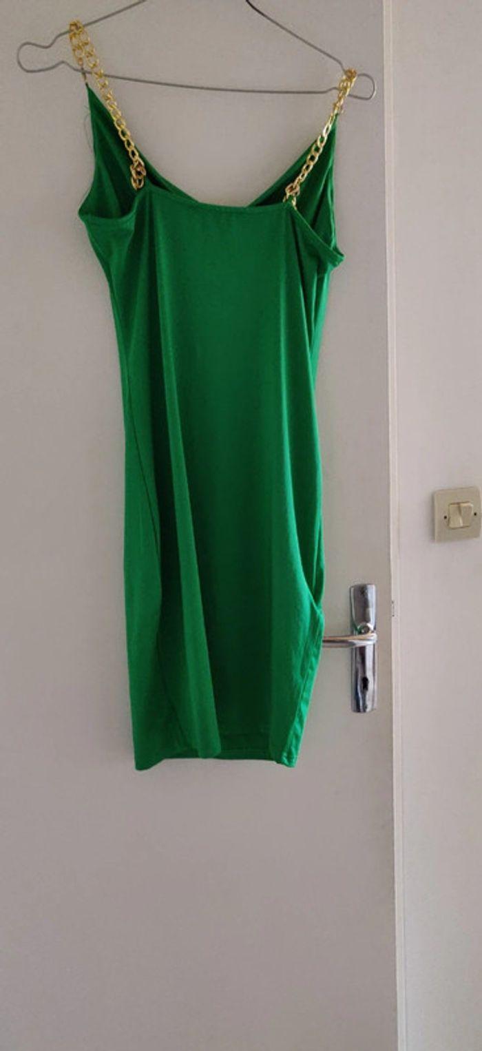 Robe verte - photo numéro 2