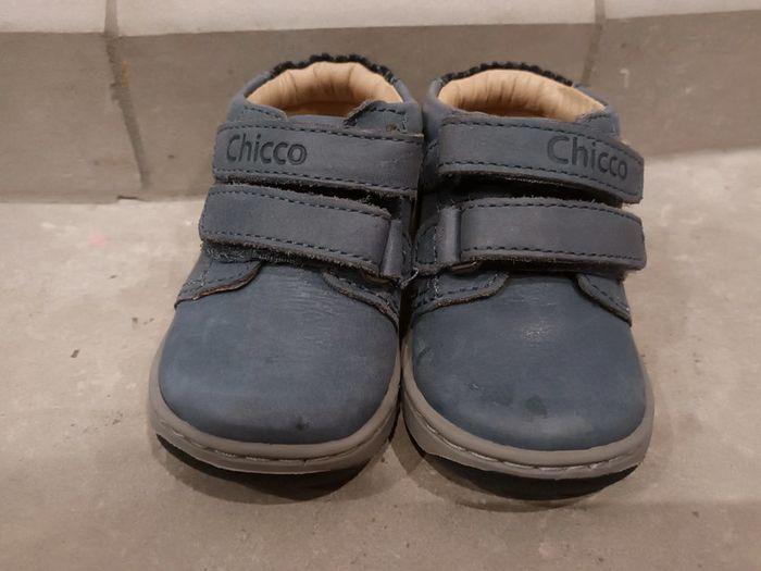 Chaussures bébé peu portées - photo numéro 1