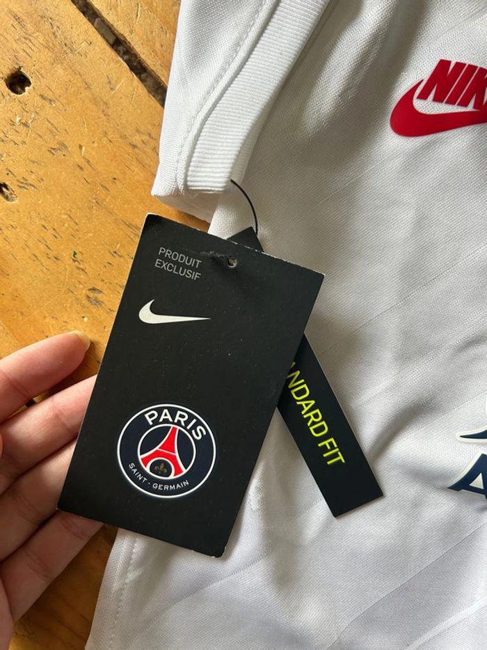 Maillot PSG Nike 6/9 mois avec étiquette - photo numéro 3