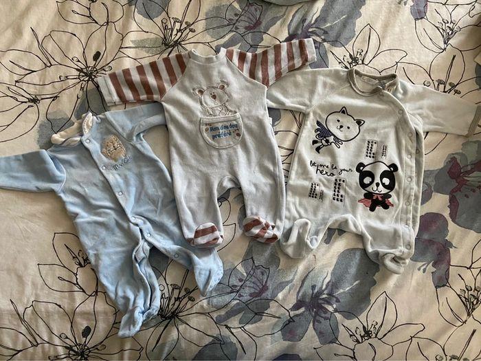 Lot de 3 pyjamas naissance - photo numéro 1