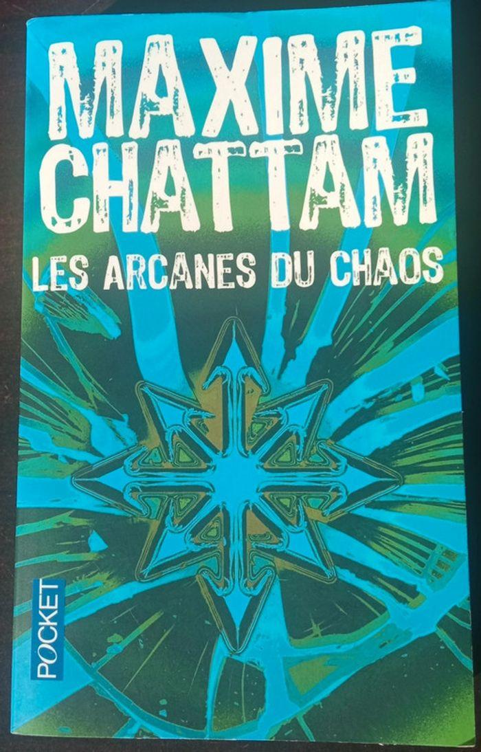 Livre Les arcanes du Chaos de Maxime Chattam - photo numéro 1