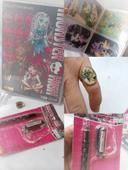 Lot Monster high album carte postale card panini 2012 bague ring mattel stylo plume noir black