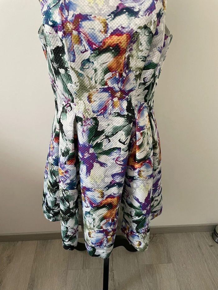 Robe ballon sans manche blanc motifs multicolore nid d’abeille neuf H&M taille 44 - photo numéro 3