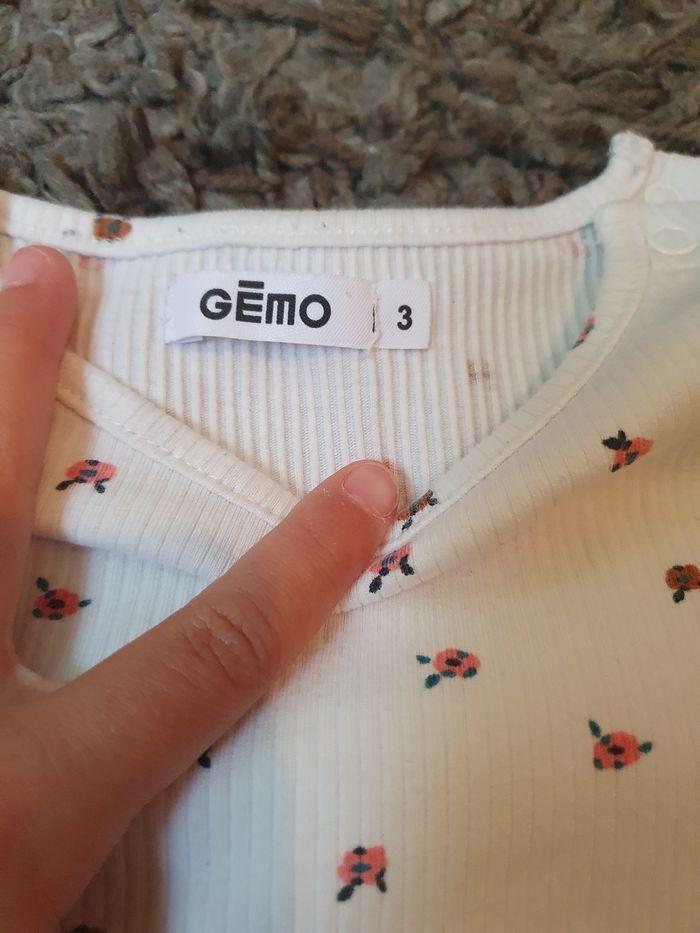 Tee-shirt Gemo blanc avec petites fleurs - photo numéro 2