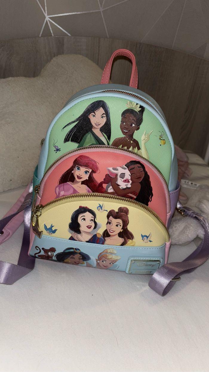 Sac Loungefly Princesse Friends Disney - photo numéro 1