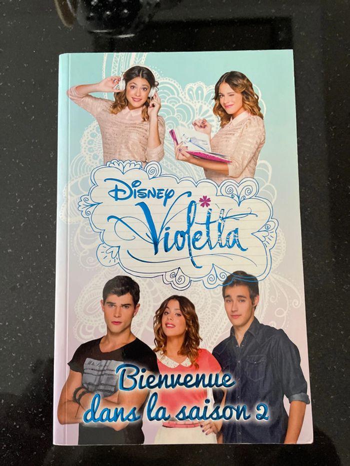 Livre Disney Violetta « Bienvenue dans la saison 2 » - photo numéro 1