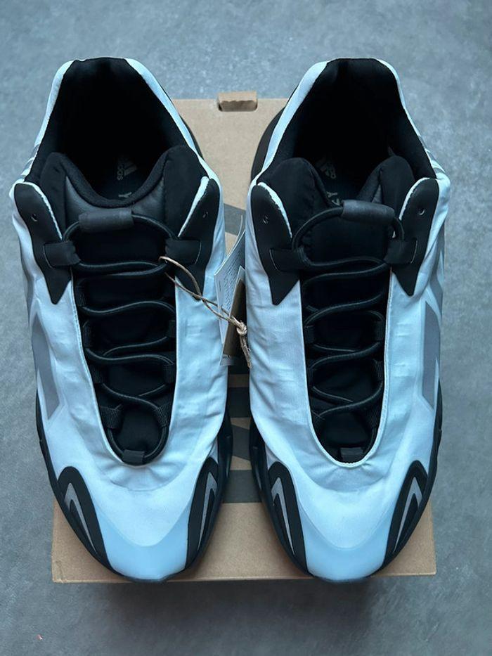 Yeezy 700 MNVN Bleu Thint 45,5 - photo numéro 6