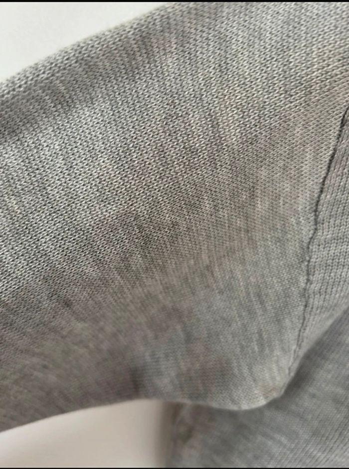 Pull à capuche gris clair neuf avec étiquette - photo numéro 3