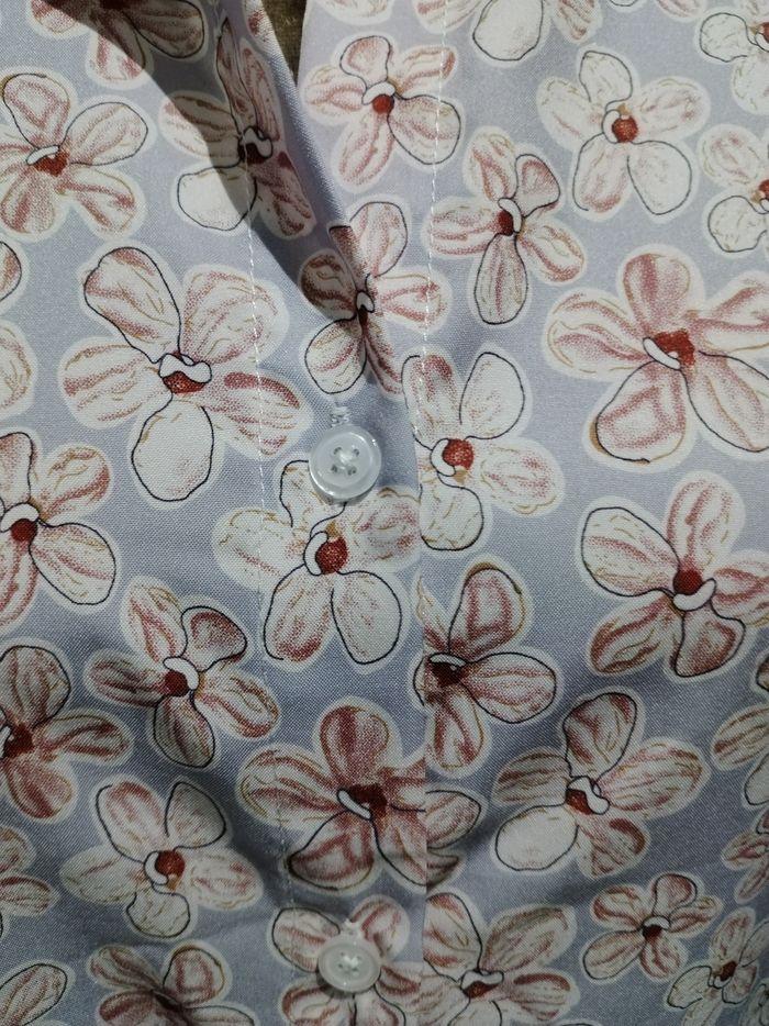 Chemise motif fleurs taille 40 - photo numéro 4