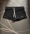 Short noir Nike