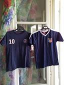 Lot de  2 tricots de football   enfants taille 10 ans