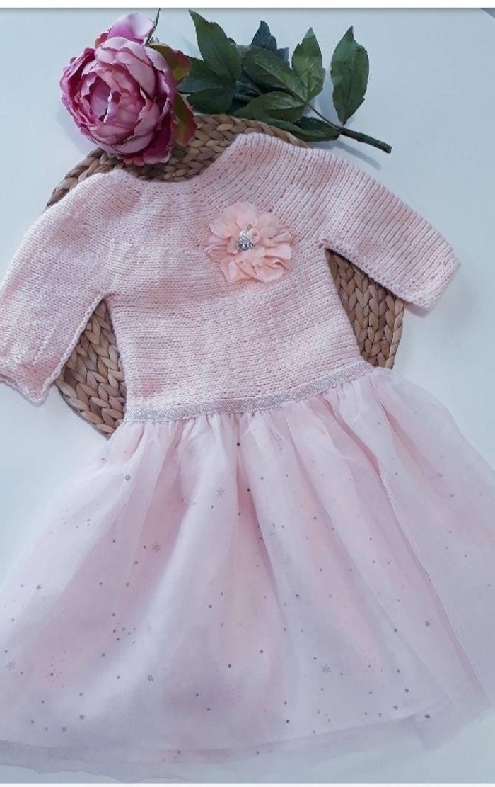 Vêtement robe tulle princesse pour cérémonie baptême mariage fait main au tricot pour fille 3 ans rose et grise - photo numéro 3