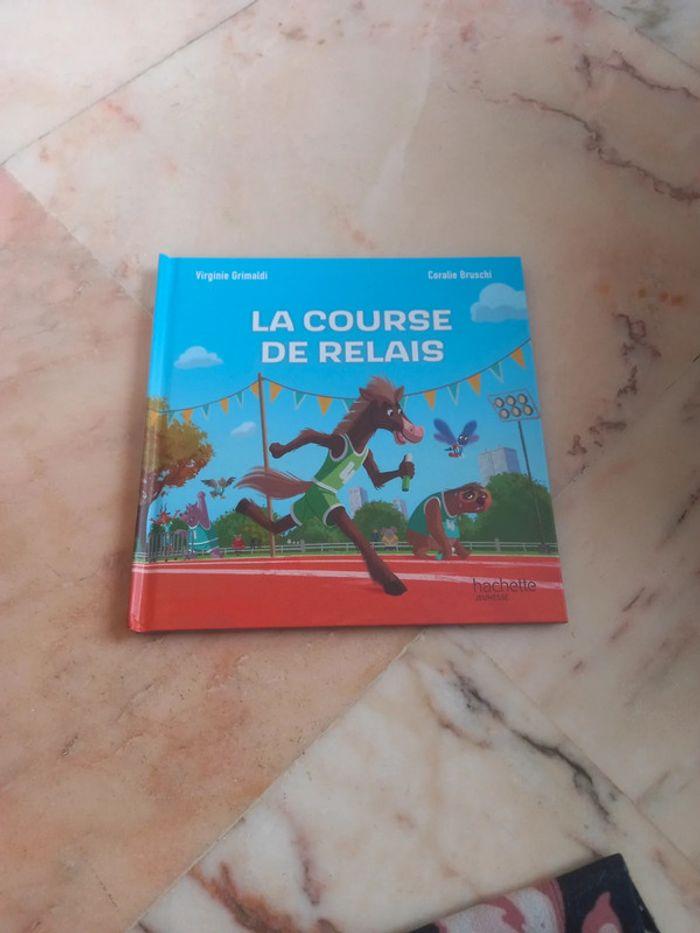 Livre la course de relais - photo numéro 1