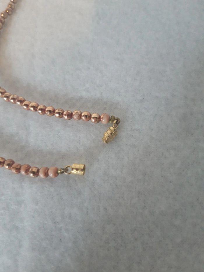 Collier Femme ras de cou avec des petites perles dans le doré rose clair - photo numéro 9