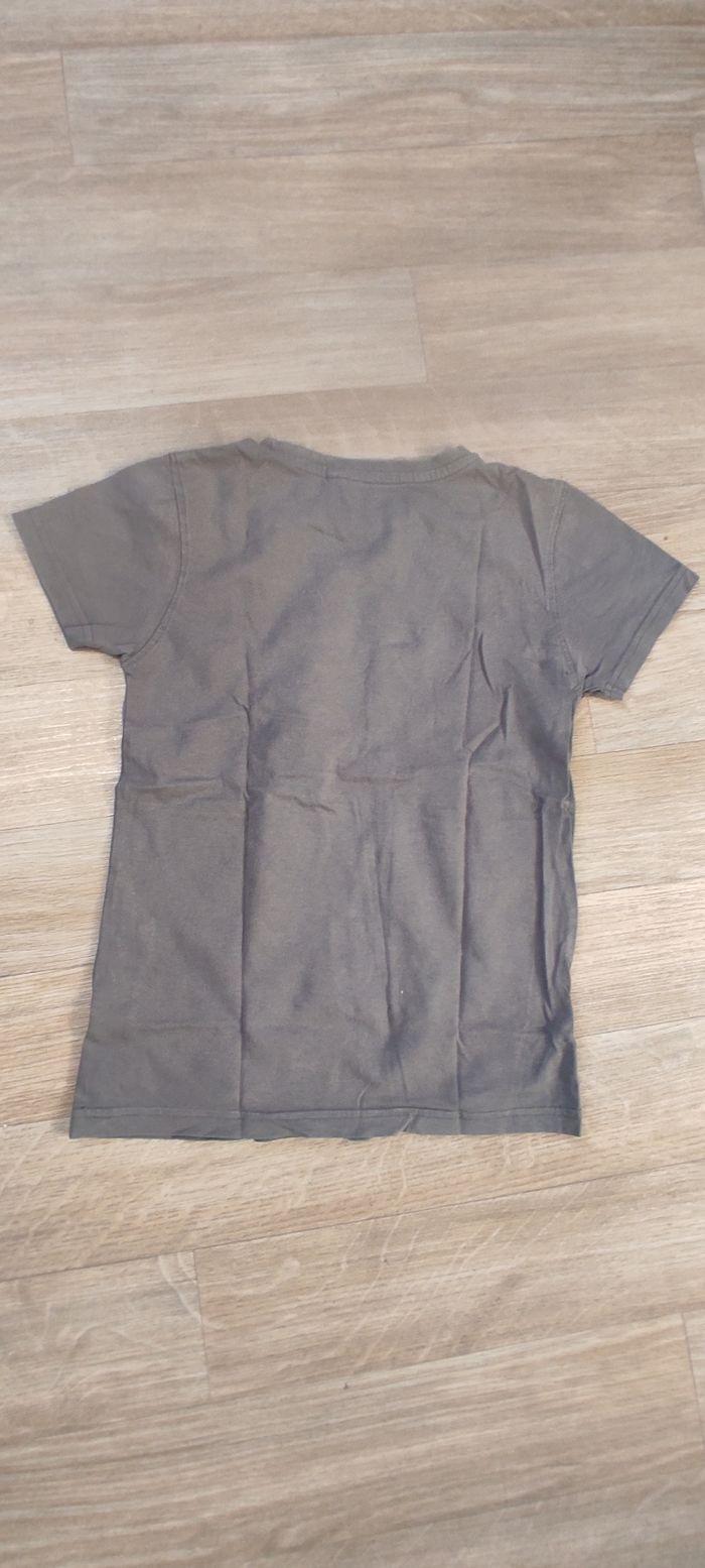 T-shirt gris taille 8 ans - photo numéro 2