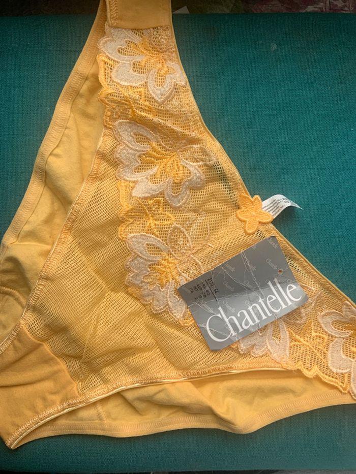 Culotte jaune Chantelle taille 40 - photo numéro 1