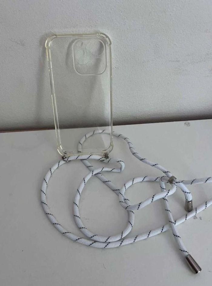 Coque  iphone  14  pro avec  cordon - photo numéro 1