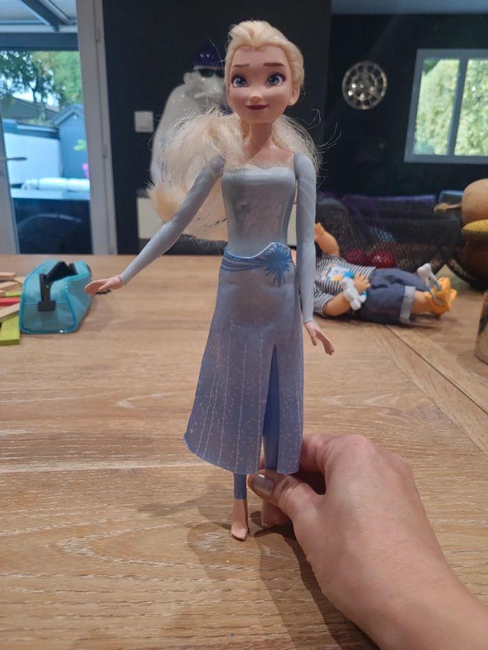 Poupée barbie Elsa Reine des Neiges aquatique - photo numéro 2