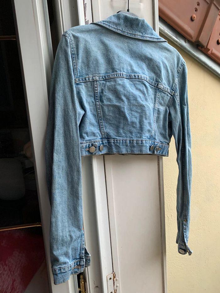 Petite veste courte en jean 👖 taille S/M - photo numéro 3