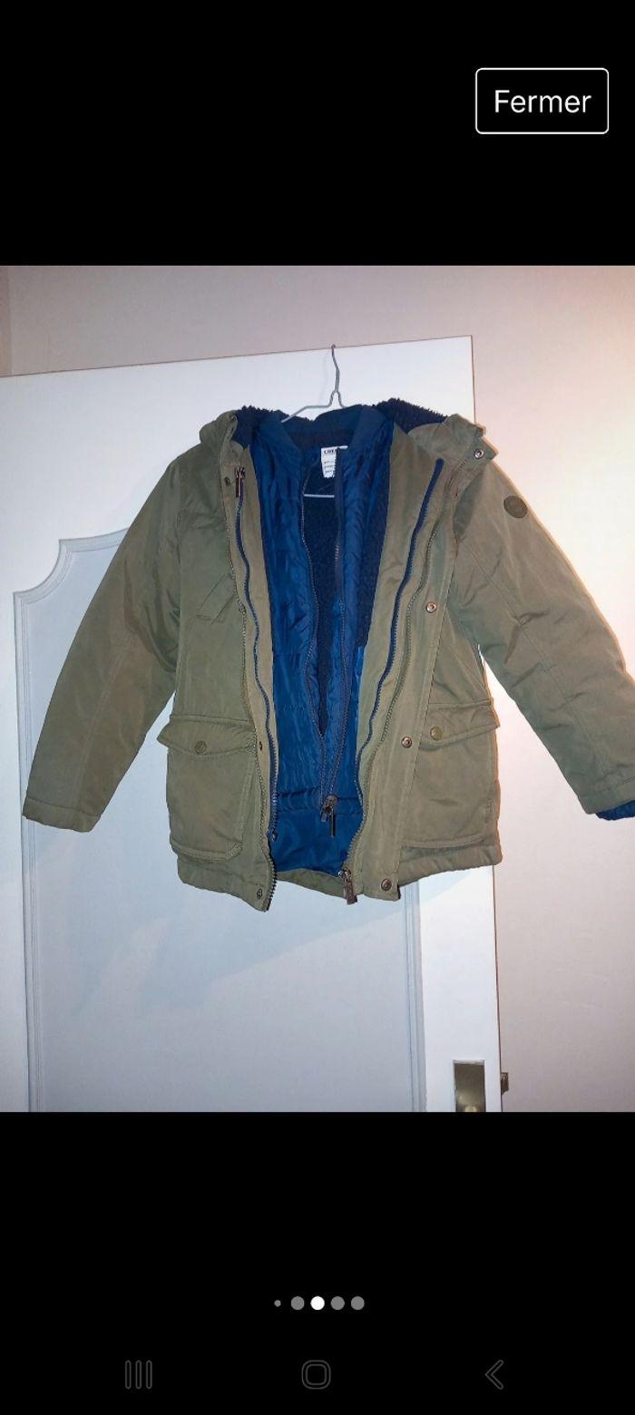 Blouson avec veste incorporé. Peux être mis séparément  taille 8 ans - photo numéro 4