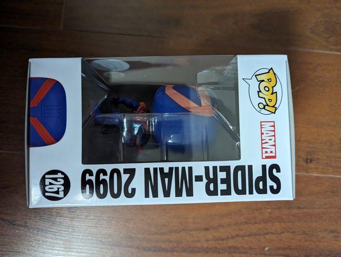 Funko pop Spiderman 2099 GITD - photo numéro 2