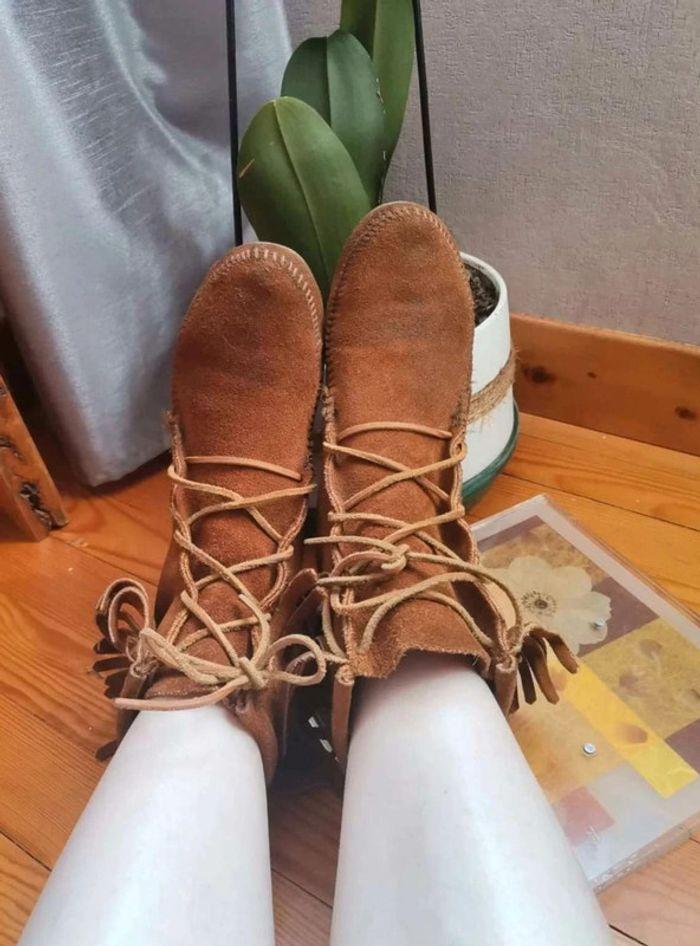 Bottes mi-hautes  / bases  en daim minnetonka taille  38 - photo numéro 4