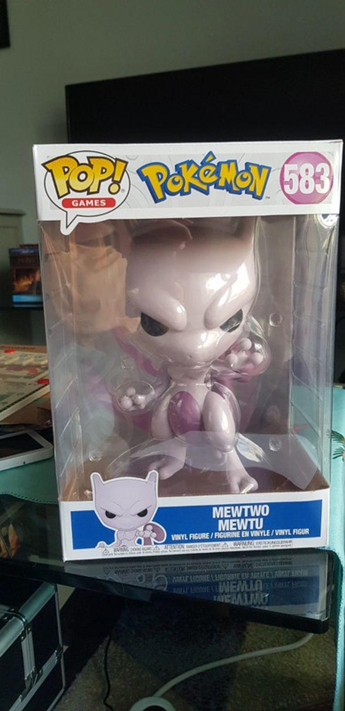 Funko pop jumbo Mewtwo - photo numéro 1