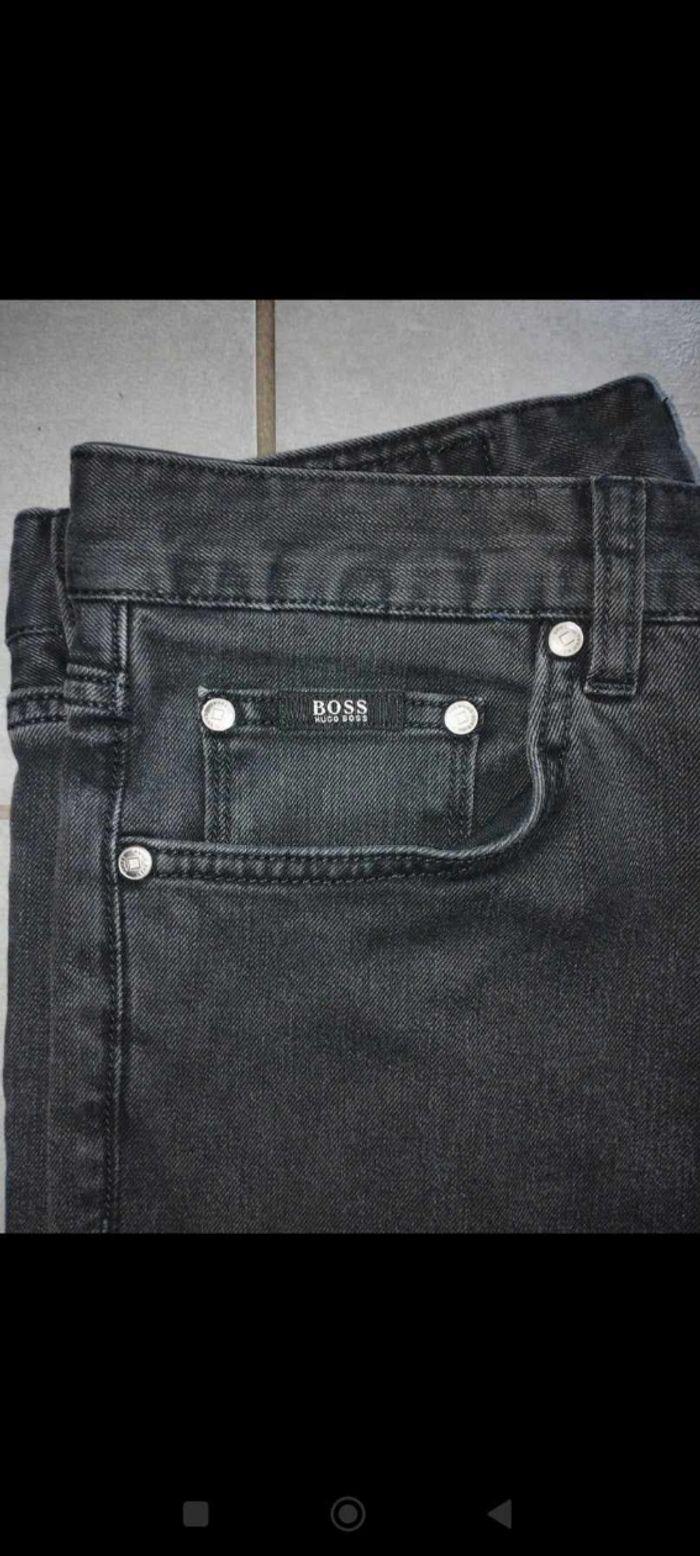 Jean Hugo Boss taille 42 parfait état - photo numéro 5