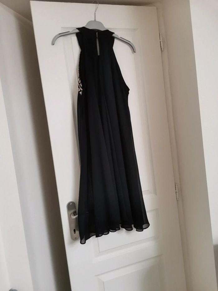 Robe longue noir et perles - photo numéro 3