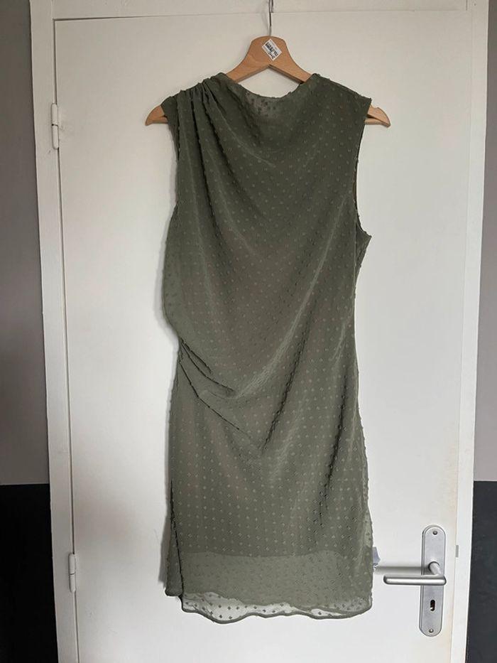 Robe en mousseline asos design neuve taille 40 plissée à la taille et au col - photo numéro 1