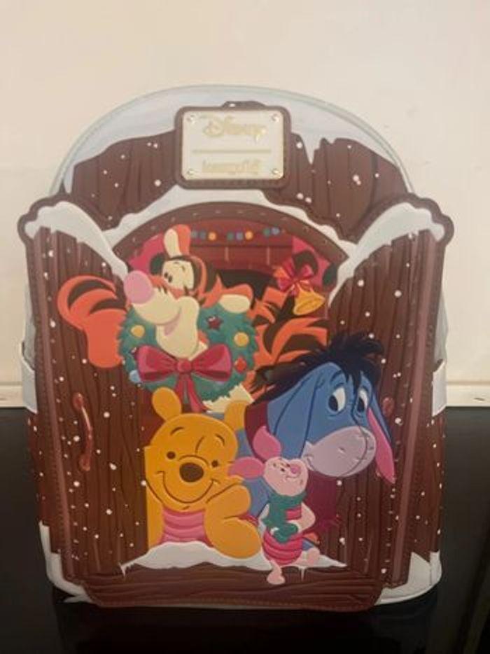 Disney loungefly sac à dos Winnie l’ourson et ses amis avec guirlande de Noël qui s’allume ! - photo numéro 3