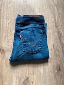 Jean Levi’s 627 w27 l32