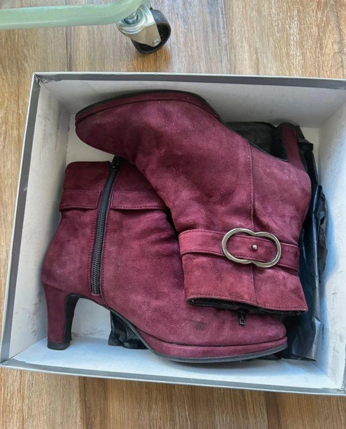 Bottines à talons daim couleur bordeaux Pointure 37 Vera Gomma - photo numéro 6